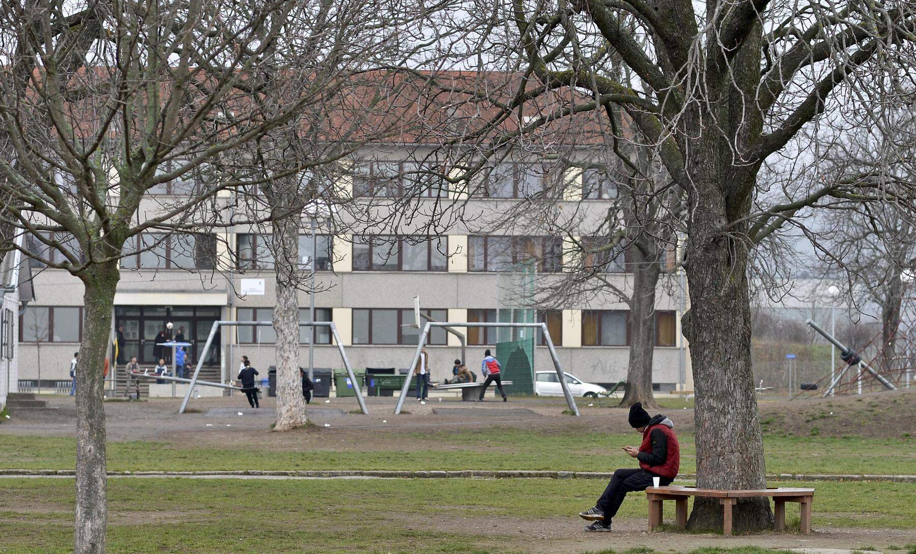 Asyl: Heuer bisher 25.000 Anträge weniger als im Vorjahr