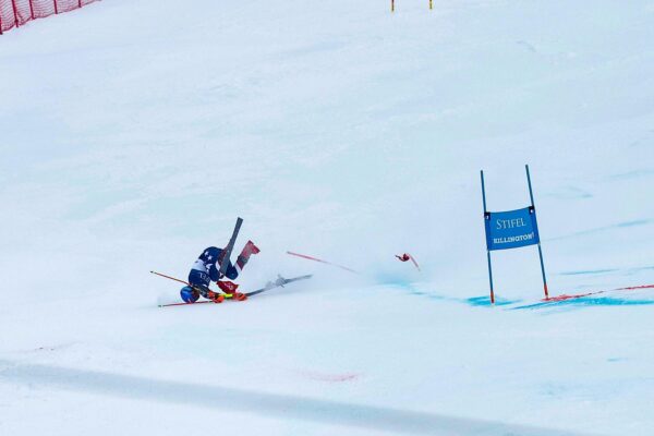 Drama statt Skiparty: Mikaela Shiffrin stürzt und verletzt sich am Weg zu ihrem 100. Sieg