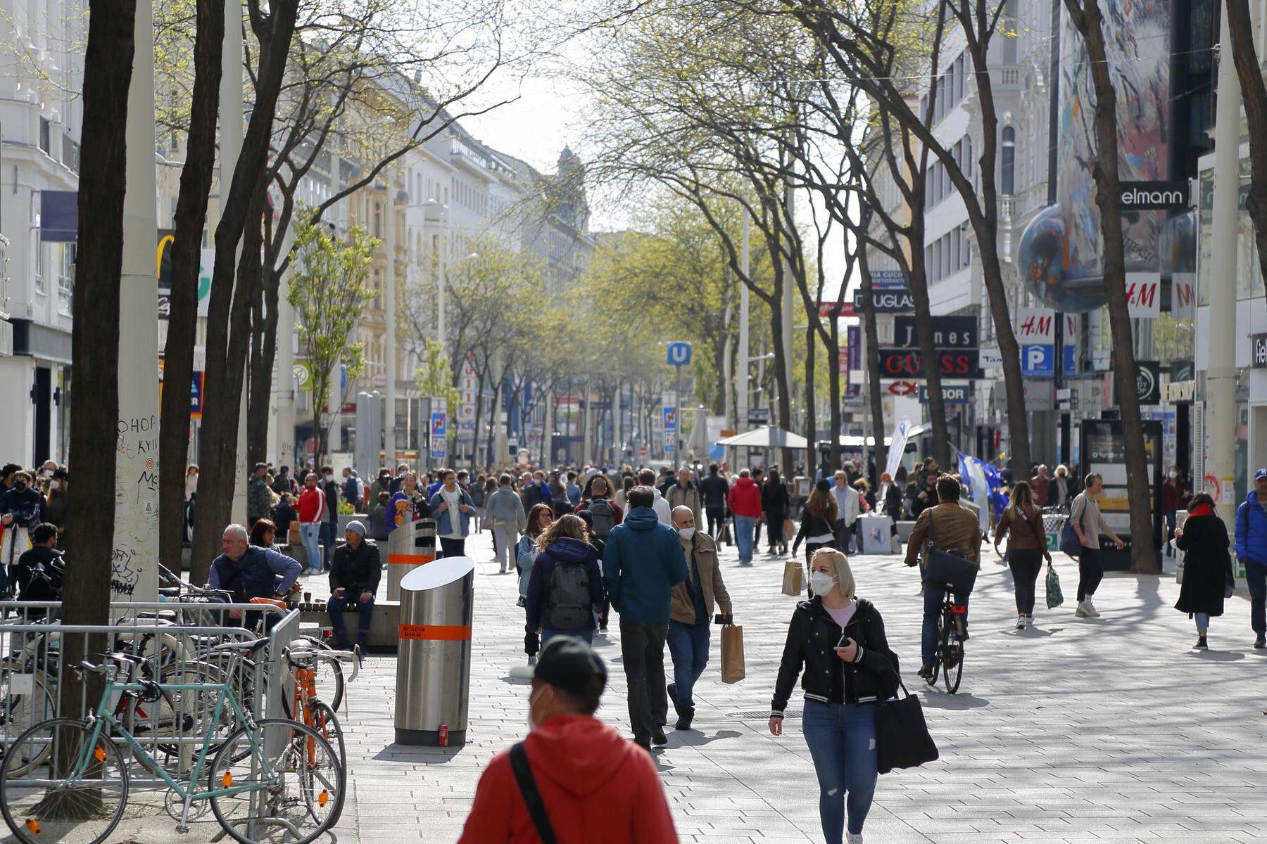 Österreicher blicken „unterkühlt optimistisch“ ins Jahr 2025